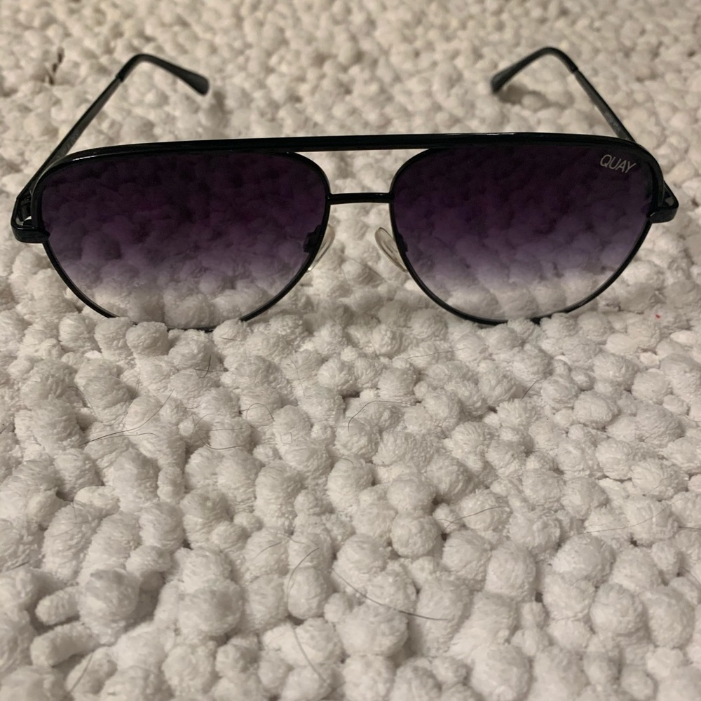 QUAY Vivienne Aviators